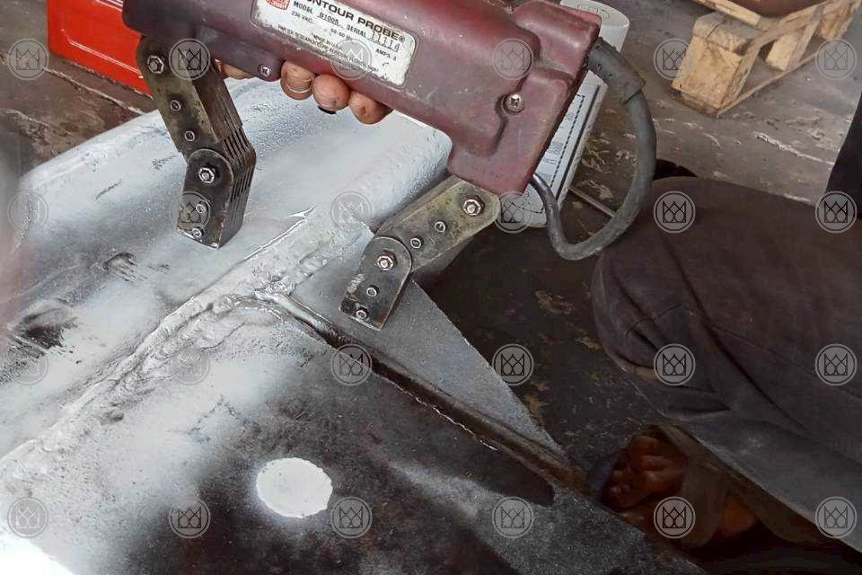 Weld examined by the yoke technique
